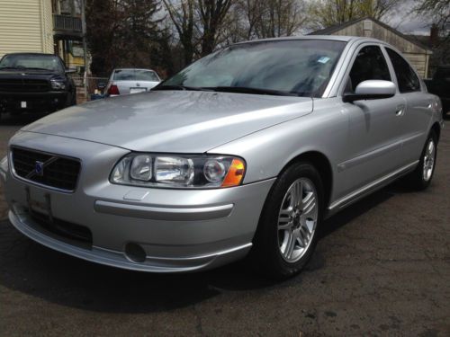 2005 volvo s60 2.5t sedan 4-door 2.5l - premium + climate package!