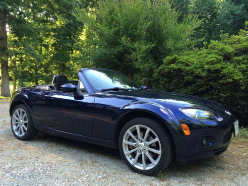 2007 mazda miata - 6 speed with 7,850 original 1 owner miles