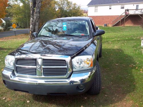 2005 dodge dakota slt extended cab pickup 4-door 4.7l 4x4 low mileage