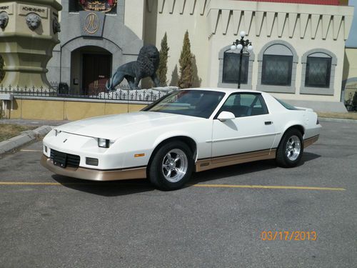 1988 camaro sport coupe with iroc options