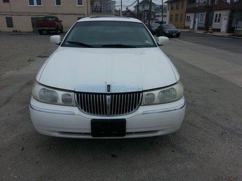 2000 lincoln town car cartier