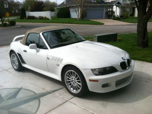 2001 white bmw z3 3.0 roadster