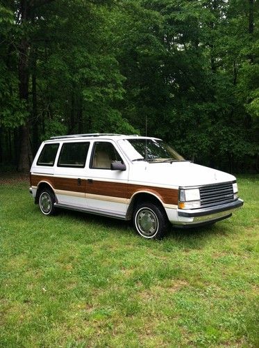 1989 plymouth voyager mini passenger van 3-door 2.5l