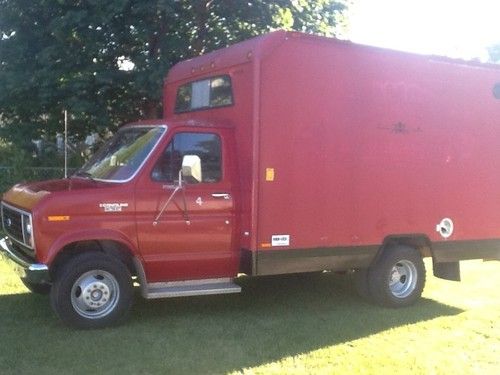 1983 ford e-350 cube van