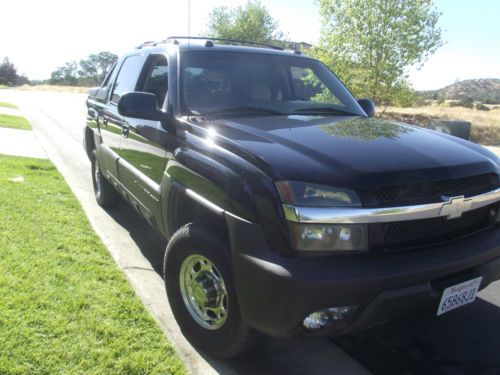 2004 chevrolet avalanche 2500 base crew cab pickup 4-door 8.1l