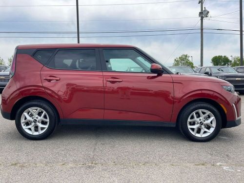 2023 kia soul lx