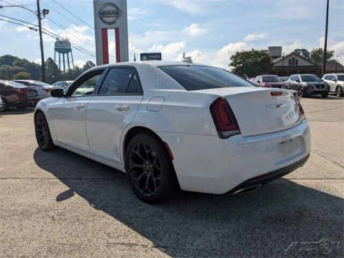 2020 chrysler 300 series s