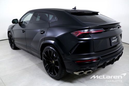 2022 lamborghini urus