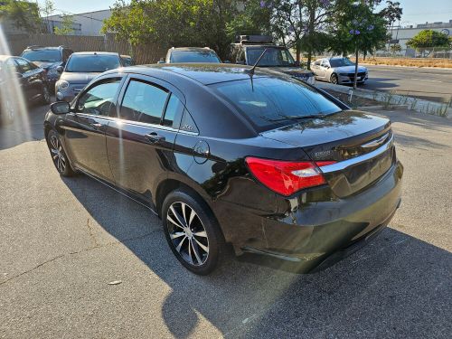 2012 chrysler 200 series s