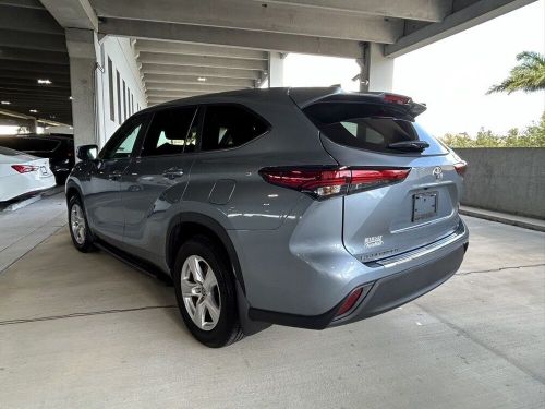 2023 toyota highlander le