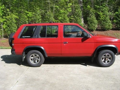 1995 nissan pathfinder 5 speed 4wd no reserve