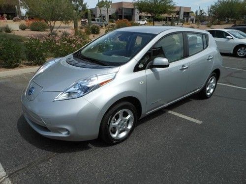 2012 nissan leaf sl navigation heated seats rear camera low miles carfax