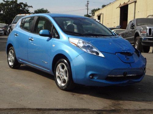 2011 nissan leaf damaged salvage electric motor only 19k miles economical l@@k!!