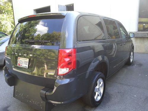 2012 dodge grand caravan wheelchair handicapped mobility accessible van