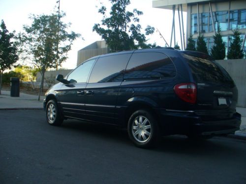 2005 chrysler town &amp; country, touring, leather, navigation, sunroof, dvd,