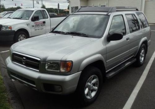 2004 nissan pathfinder se