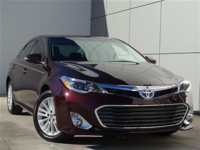 2013 toyota avalon xle hybrid premium (only 300 miles)