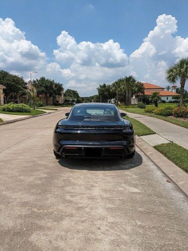 2022 porsche taycan turbo s