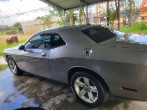 2014 dodge challenger sxt