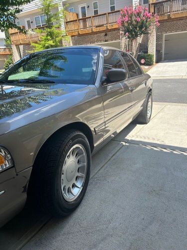 2003 ford crown victoria lx