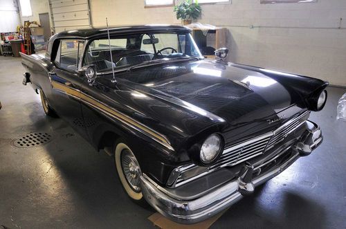 1957 ford fairlane skyliner retractible convertible