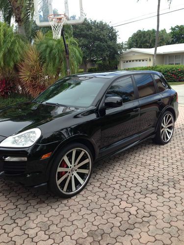 2008 porsche cayenne gts*black*pano roof*24"forgiato*pirelli*pzero*must see