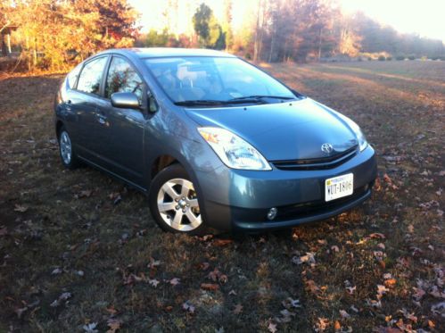 2005 toyota prius base hatchback 4-door 1.5l