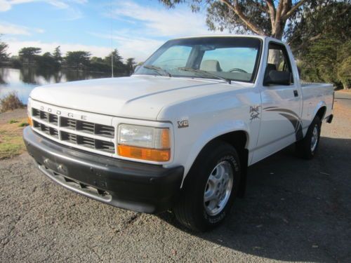 1995 dodge dakota sport standard cab pickup 2-door 5.2l ~~5-speed w/34k miles!~~