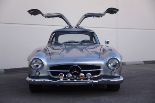 Mercedes benz 300sl gullwing replica