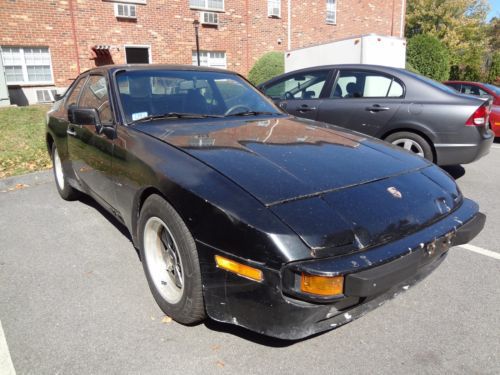 Porsche 944 base coupe 2-door 2.5l *no reserve*