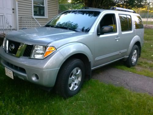 2005 nissan pathfinder le sport utility 4-door 4.0l