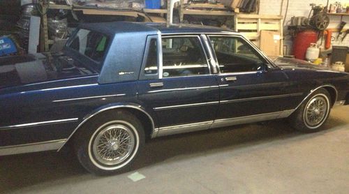 1989 chevrolet caprice classic ls brougham sedan 4-door 5.0l