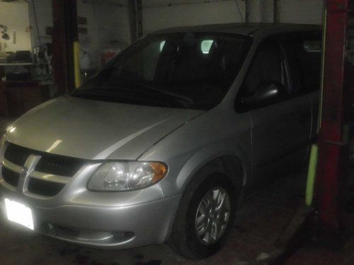 2004 dodge grand caravan se