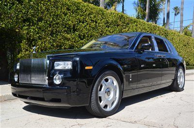 2006 rolls-royce phantom. 28k miles. tan interior. great condition.