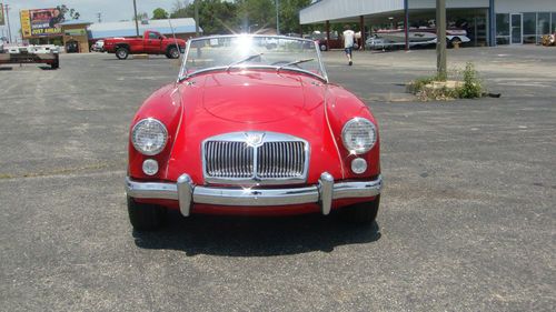 1962 mga 1600 mkii alot new part run and drive like new * no reserve*