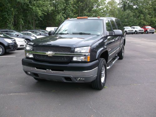 2004 chevrolet silverado 2500 crew cab 4wd diesel!! only 52,000 miles!! long bed