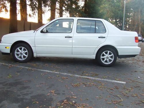 1998 jetta tdi 5spd in beautiful condition!