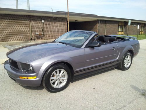 Super clean 2006 mustang convertible