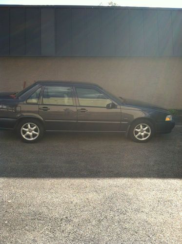 1998 volvo s70 base sedan 4-door 2.4l