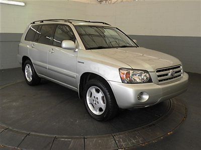 2005 toyota highlander 4x2-leather-moonroof-very clean-power seats