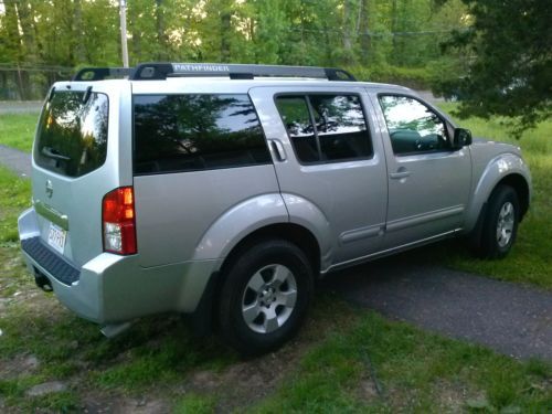 2005 nissan pathfinder le sport utility 4-door 4.0l