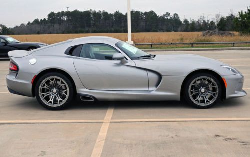 2014 srt viper silver with caramel interior