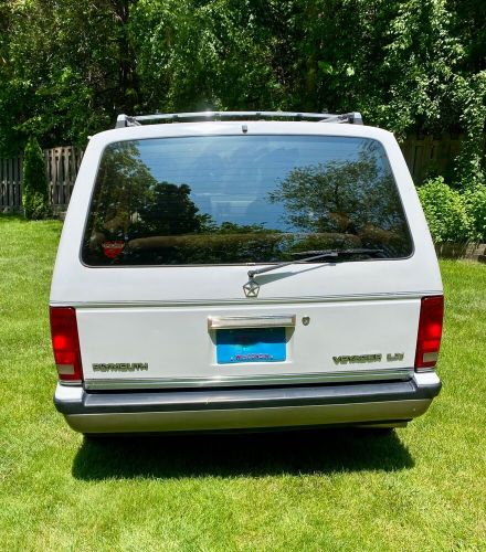 1989 plymouth voyager lx