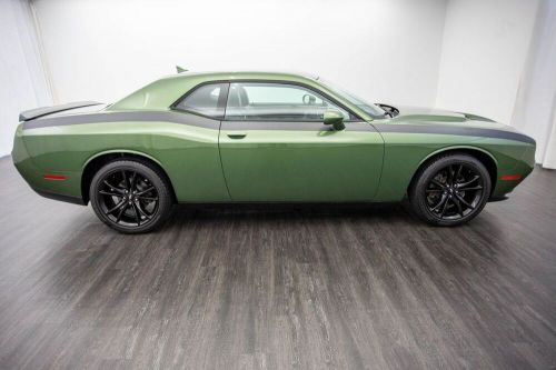 2018 dodge challenger sxt plus rwd