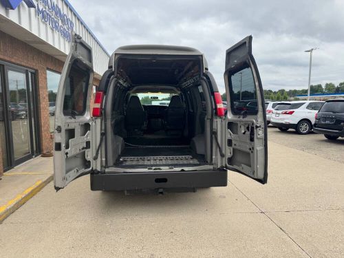 2004 chevrolet express 1500 3dr passenger van