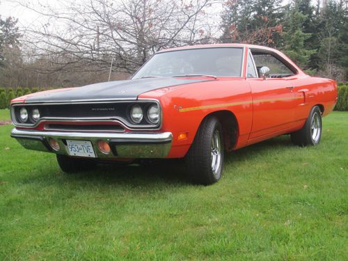 Plymouth roadrunner 440, 6 pack, 4 speed,watch videos!