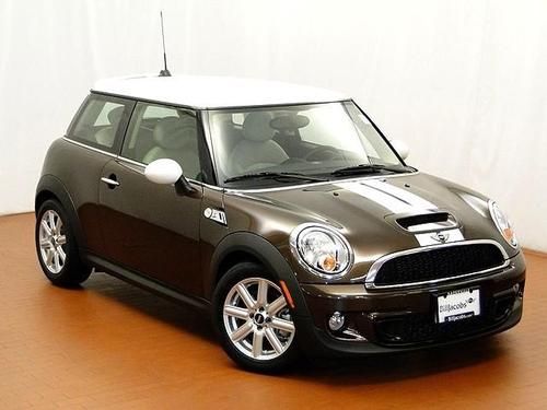 2011 mini cooper s hatchback, 27,300 mi, one owner, super clean