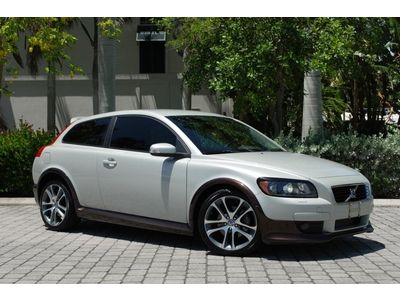 2008 volvo c30 t5 2.0 hatchback 6-speed manual premium dynaudio 18in alloy