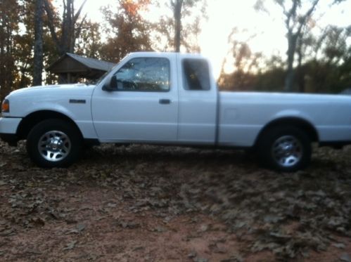 2010 ford ranger xlt--4 cyl-5 spd manual-super cab-white**nice truck** 47k miles