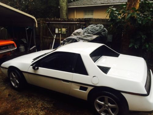 1988 pontiac fiero 4 cyl 5 speed runs great